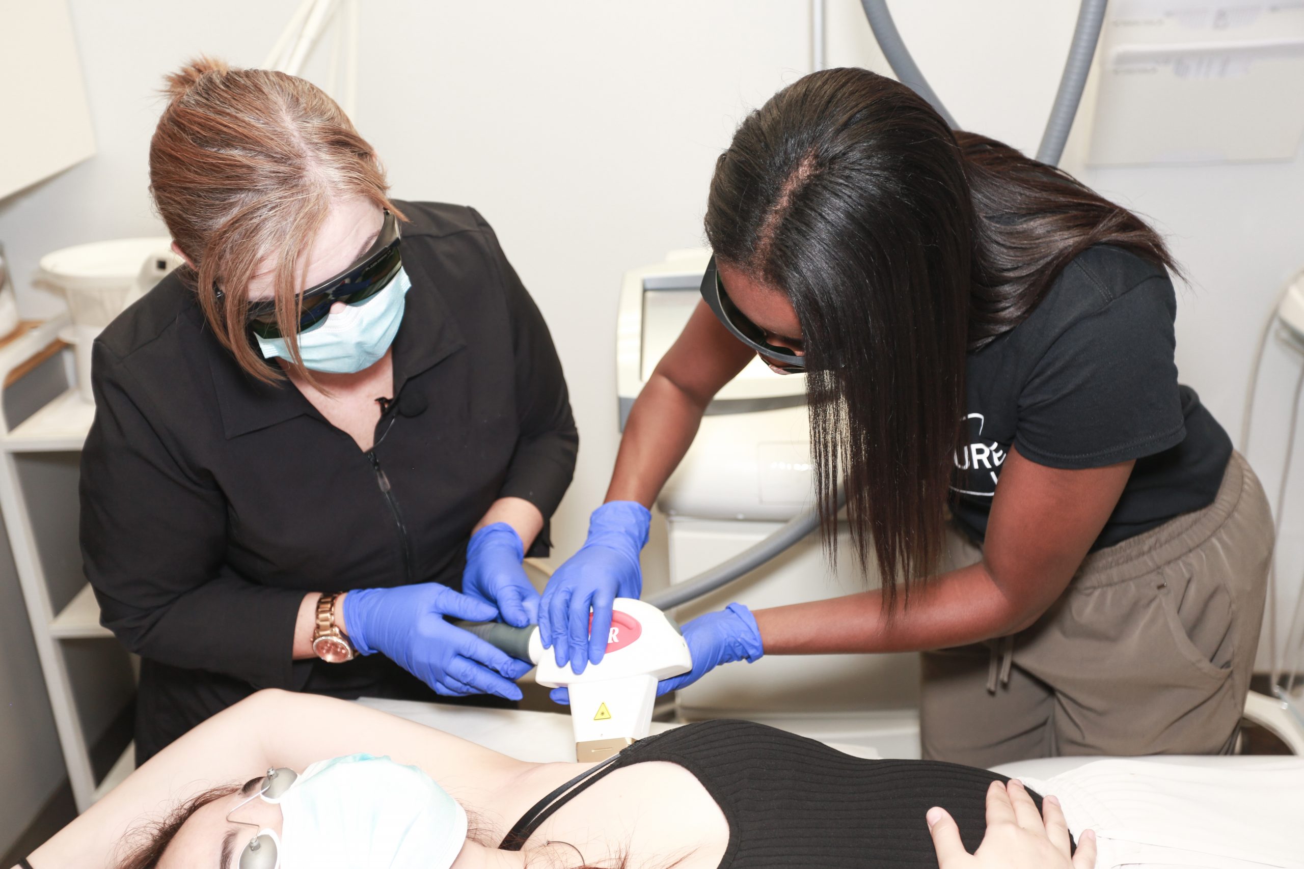 Rich results on Google's SERP when searching for 'beauty school'