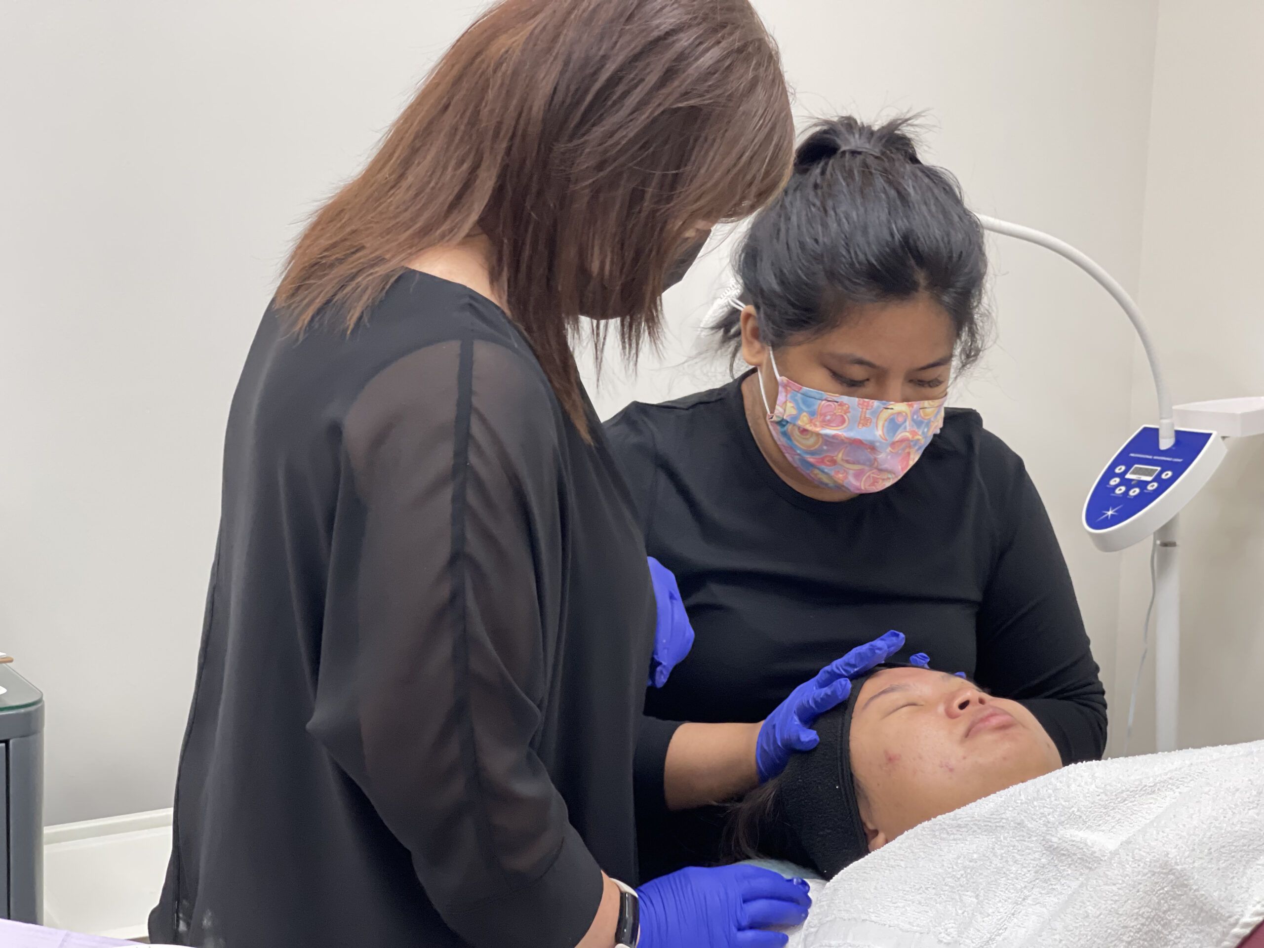 facial training in chemical peels